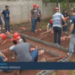 Calouros de engenharia civil da UFSCar fazem obras em escola estadual em trote solidário
