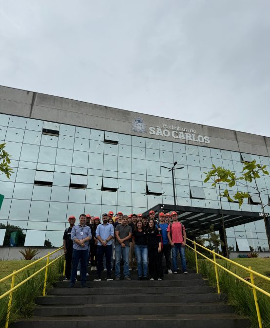 Visita da Edificar com os calouros da Engenharia Civil na Prefeitura Municipal e AEASC São Carlos