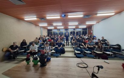 Palestra sobre válvulas e dispositivos de proteção em sistemas de abastecimento de água, proferida pelo Engenheiro Marcelo Mitsuyuki da Bermad
